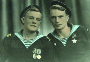 На фото Дим Димыч с боевым  другом,Героем Советского Союза Петей Морозовым.