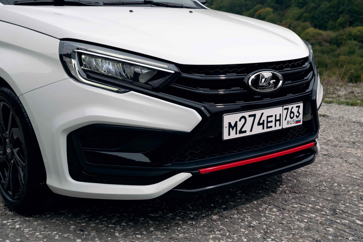 Без ГМО. Тест-драйв самой дорогой и красивой Lada Vesta Sportline | РБК  Autonews | Дзен