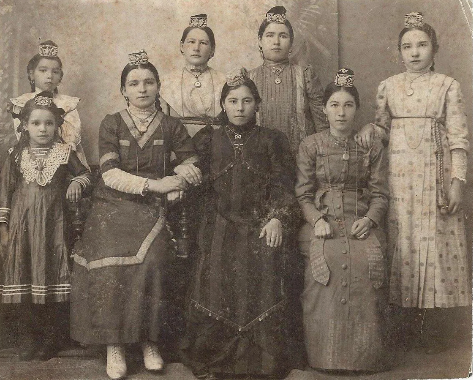 Веко на татарском. Татары 19 века. Казанские татары в 19 веке. Казанские татарки 19 века. Поволжские татары 19 века