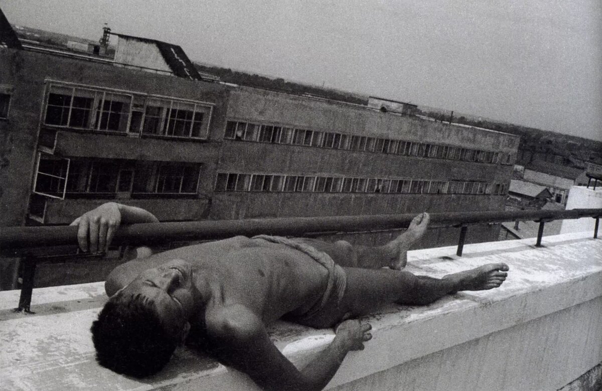 Александр Родченко. На крыше общежития Вхутеина. 1930 г.