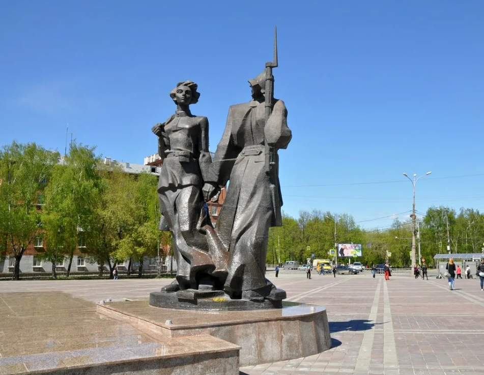Памятник ленину тагил. Памятник брод в неизвестность нижний тагил. Памятник рабочему и танкисту нижний тагил. Памятник демидову в нижнем тагиле. Памятник черепановым нижний тагил.
