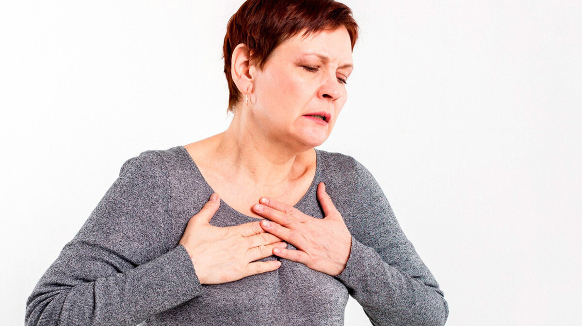 Интенсивная боль в области груди может быть просто маскировкой другой болезни Боль в области груди является распространенной причиной обращения к врачу и иногда даже вызова скорой помощи.