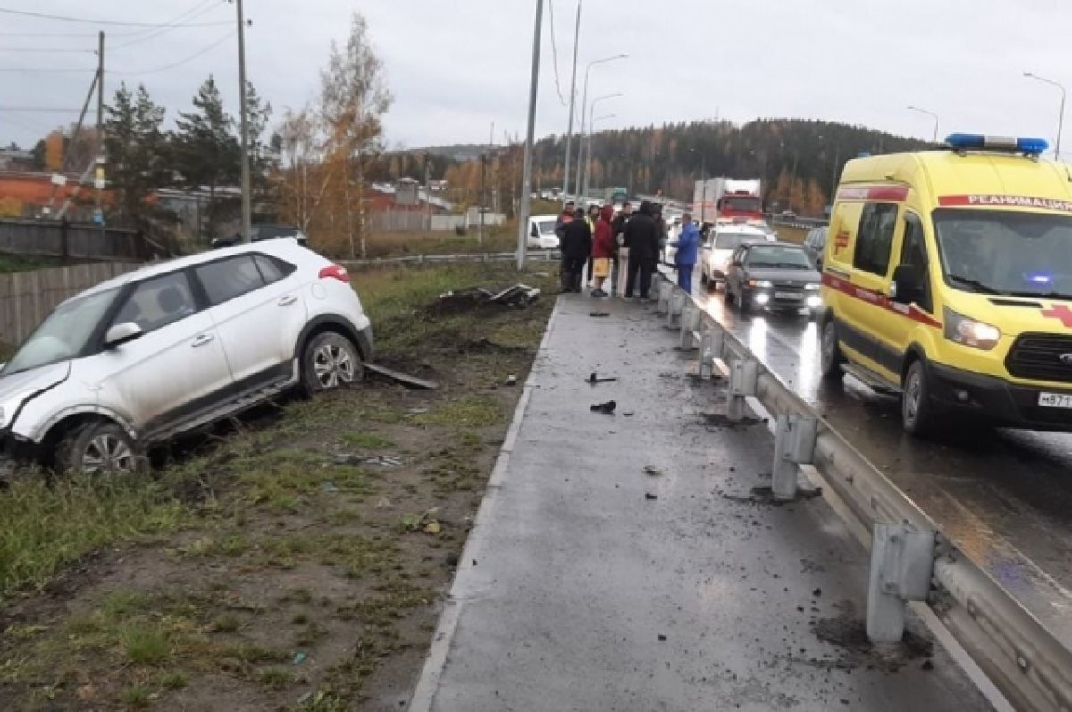    На Урале водитель иномарки потерял сознание и сбил человека на тротуаре