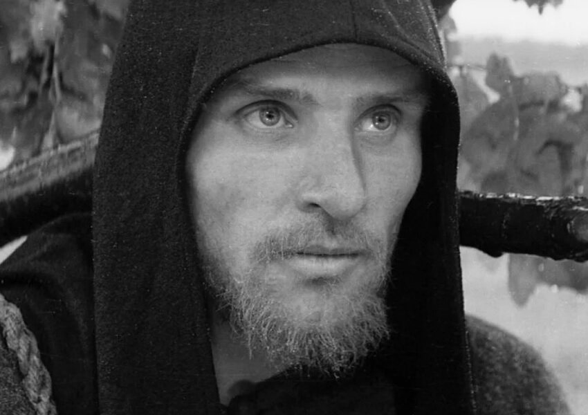 Главную роль в фильме "Андрей Рублев" сыграл Анатолий Солоницын