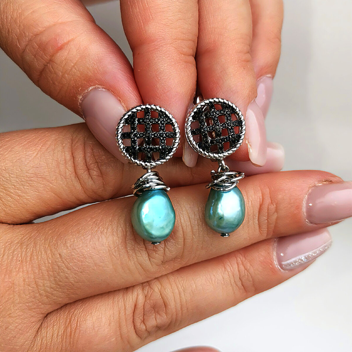 Серьги с жемчугом, дизайн LARA.FA jewelry