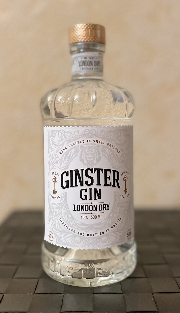 Настоящий джин. Российский джин рейтинг. Bee gin окей. Джин джинстер. С джин на русском.