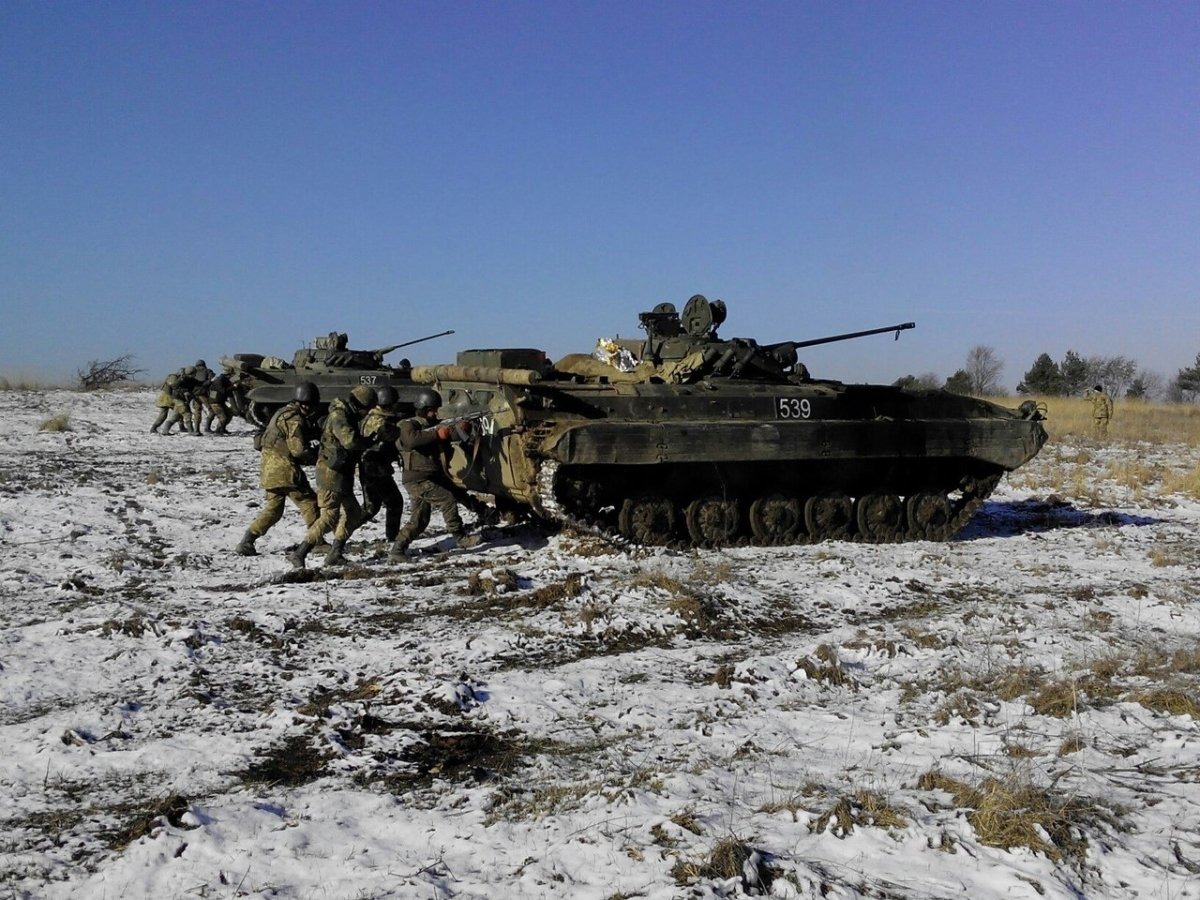 Херсон полигон. Мотострелки РФ БМП 3. БМП-2 мотострелковый. БМП 2 В атаке. Мотострелковые войска РФ БМП 2.