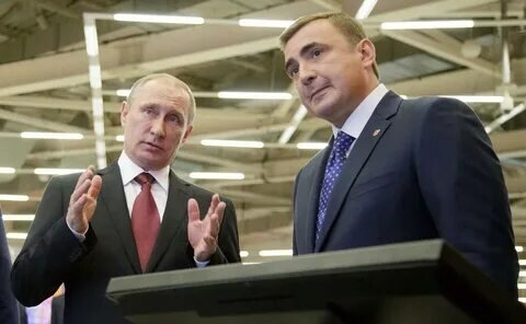 Владимир Путин и Алексей Дюмин (фото из открытого источника Яндекс картинки)