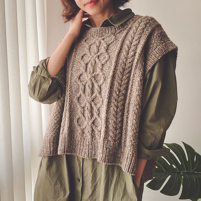 Безрукавка с кельтскими косами Myra Vest от  Irene Lin