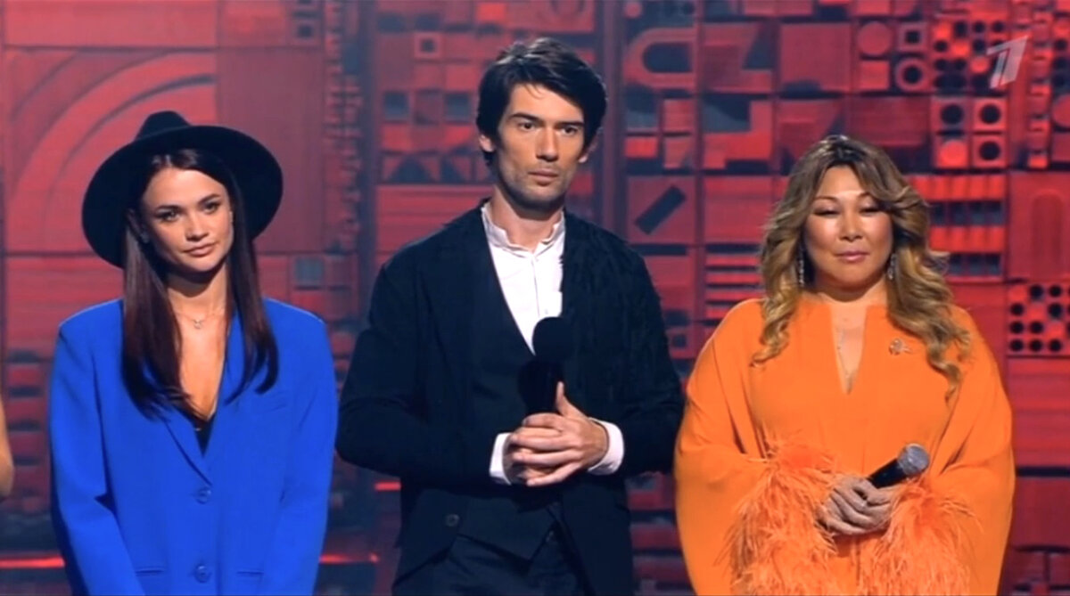 скрин сделан автором из выступления дуэта