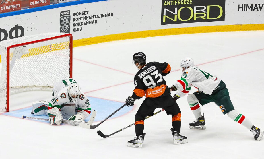    Хохлачев попал в необычный скандал. Фото: ТГ-канал ХК "Амур"