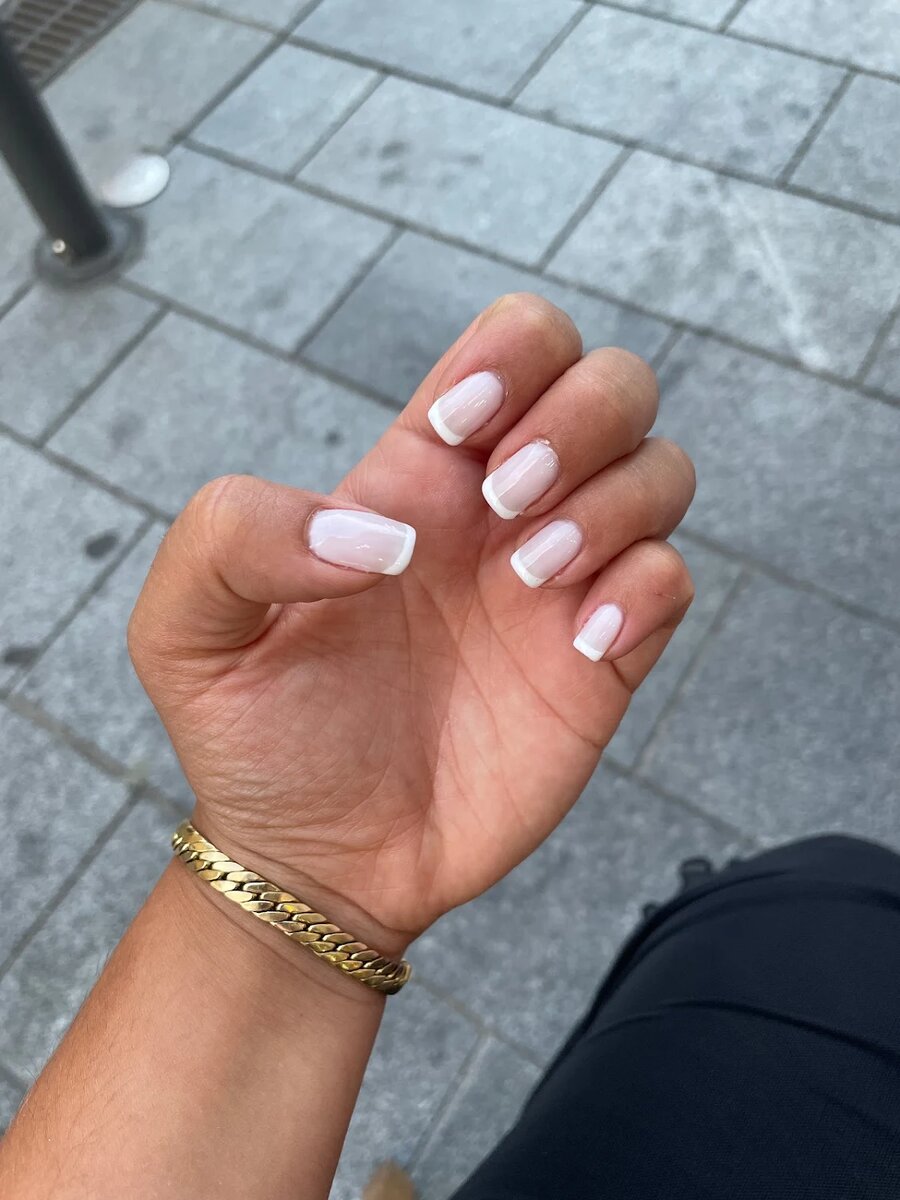 Как делают маникюр во Франции