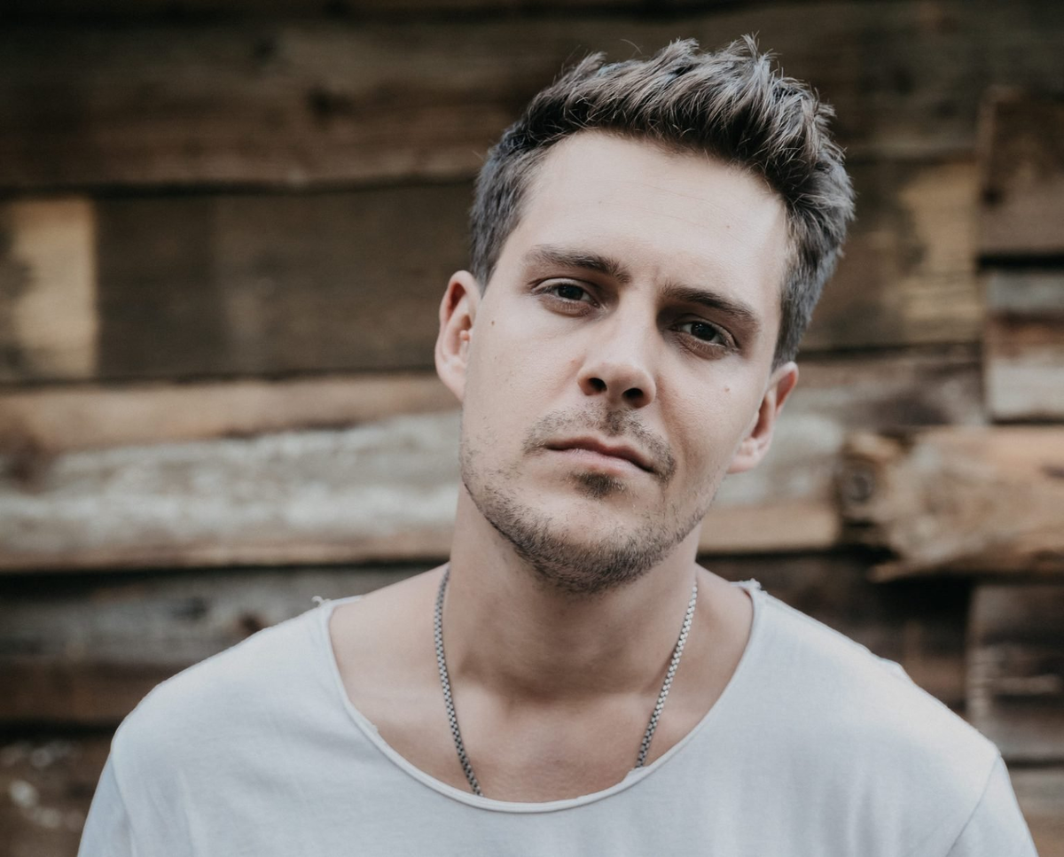 «Я – русский!». Иностранные звезды с паспортом РФ - где они сейчас и ...