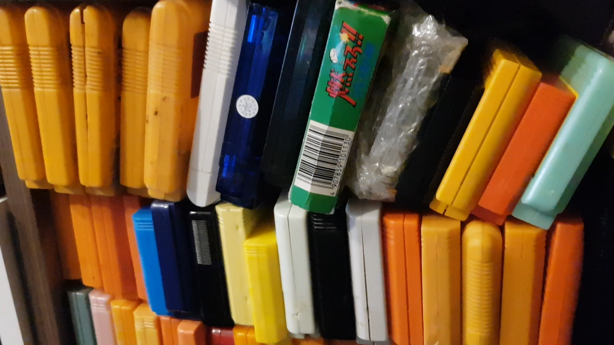 Флэш картридж дополняет коллекцию, но запускаю я его в последнюю очередь. Только в случаях когда совсем нет никакой подобной версии нужной игры на обычном картридже.