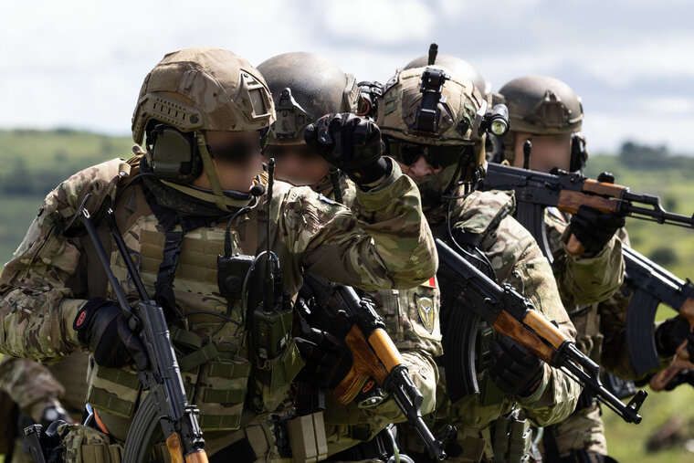    Иностранные наемники на Украине недовольны низкими зарплатами и постоянными артобстрелами, отмечал Йонас Кратценберг