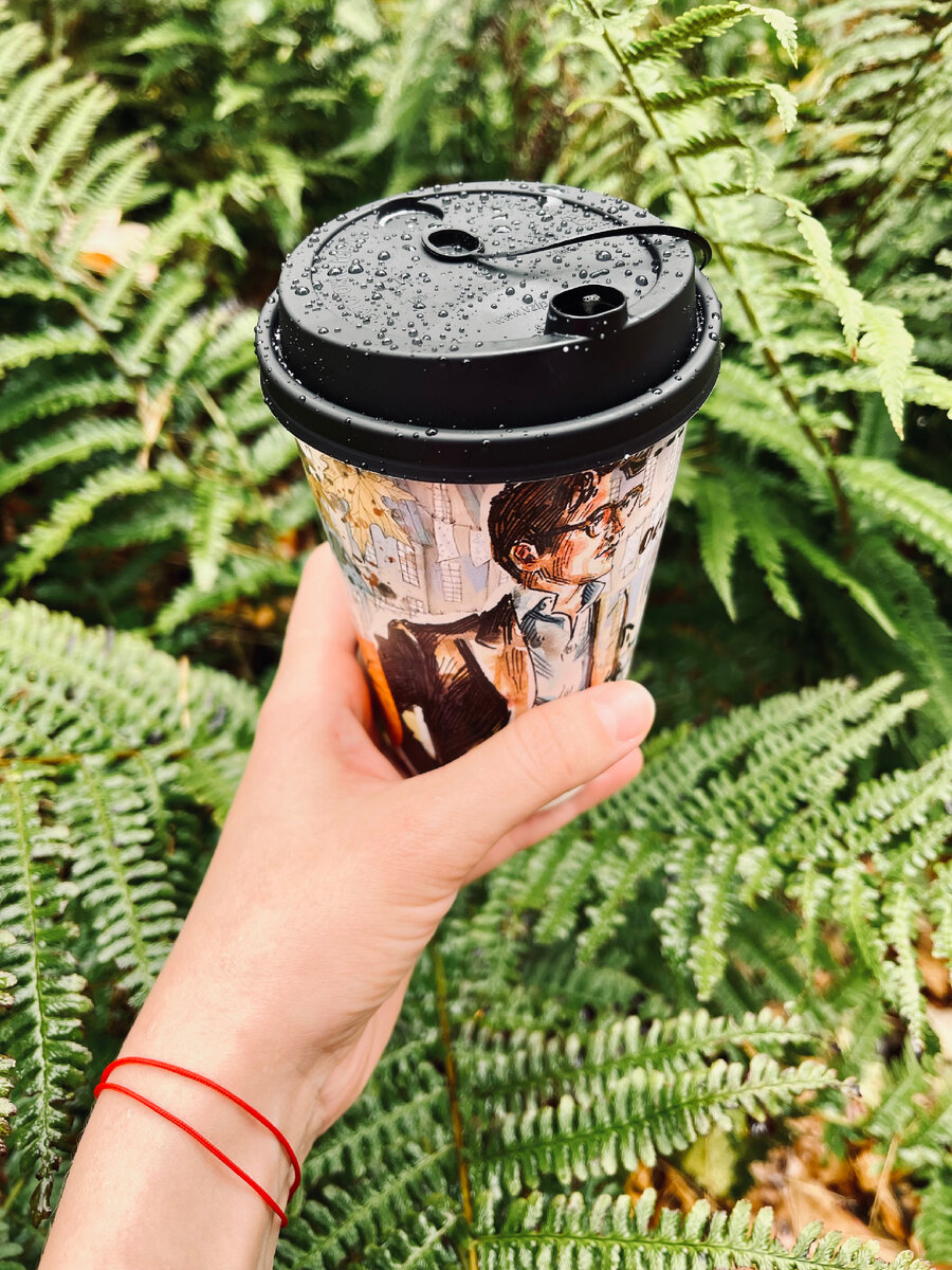 Я вообще никакое обучение не продаю. Моя миссия - донести до каждой девушки и женщины в мире, что она красивая. Своей потрясающей, уникальной, ни на кого не похожей красотой.