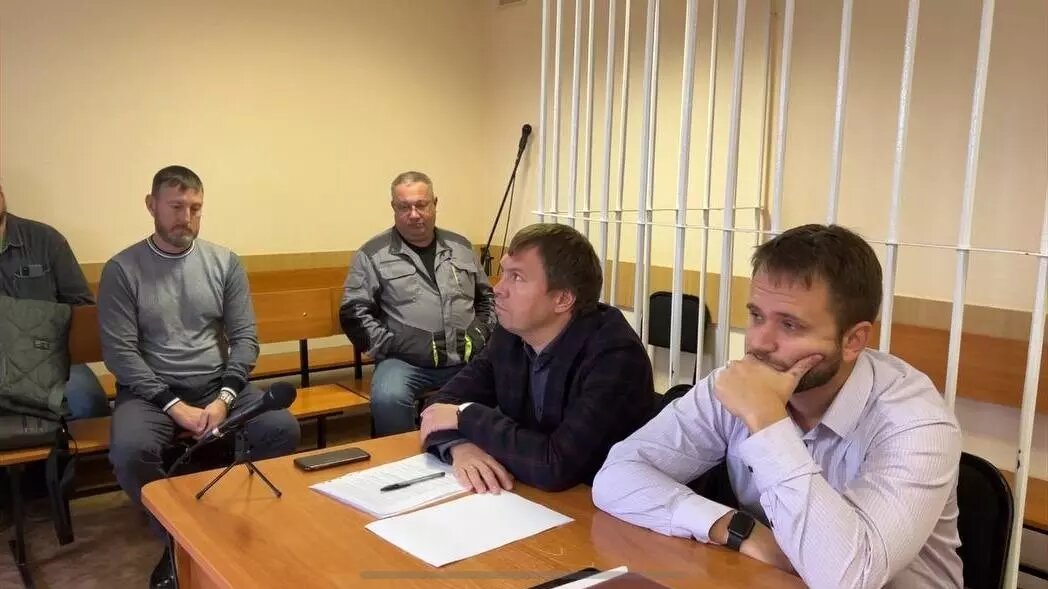     На скамье подсудимых также предприниматель Дмитрий Шестаков. Ему предъявлено обвинение в даче взятки.