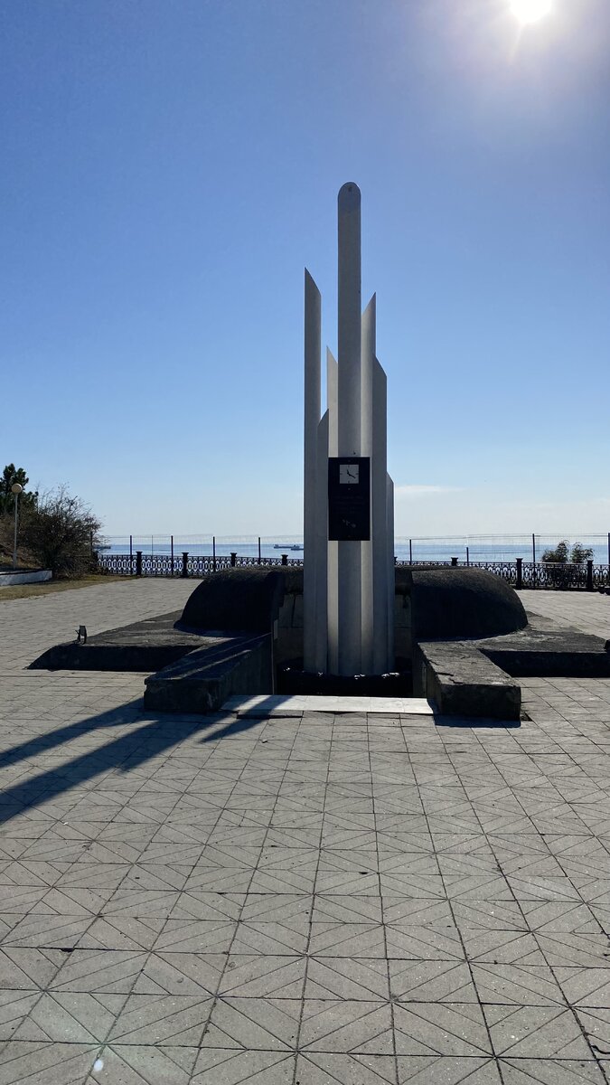 Памятник жертвам катастрофы пассажирского теплохода «Адмирал Нахимов». Фото из личного архива Ксеньи Кухалашвили. 