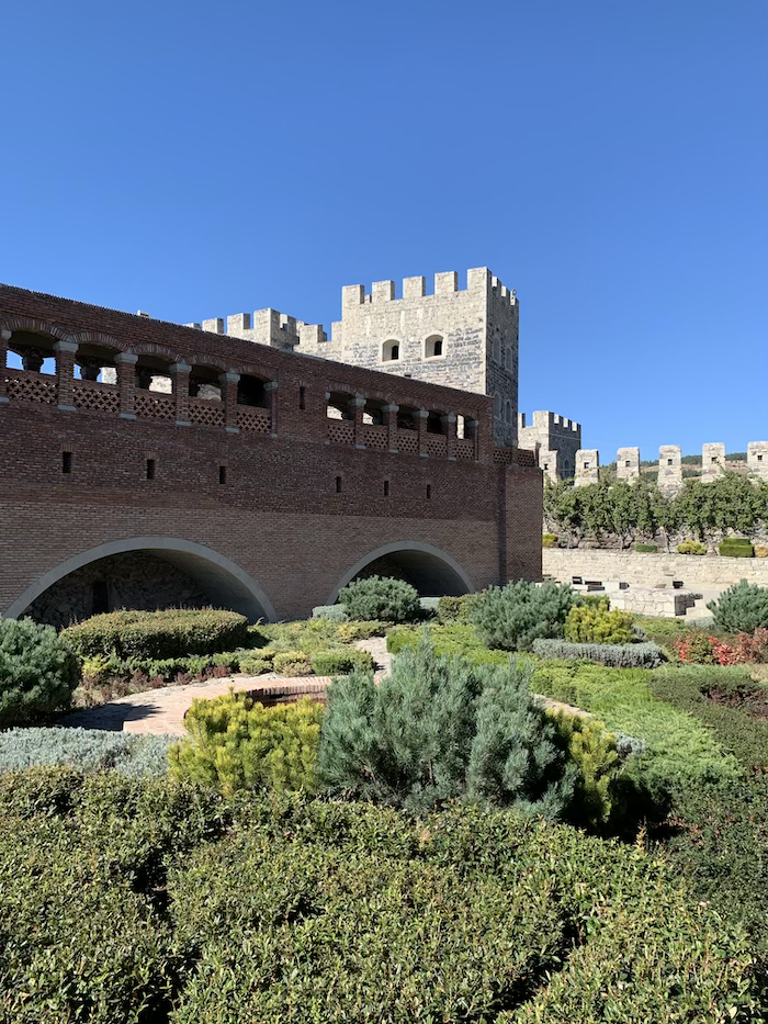 Внутри крепости