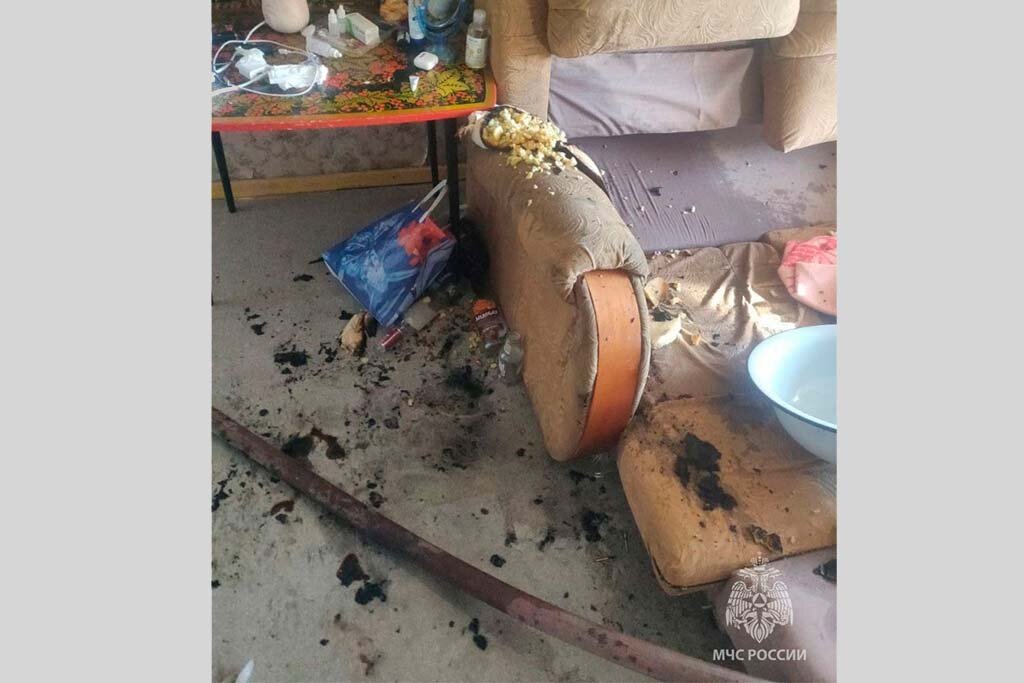    Пожар произошел 15 октября в 12:46 в доме № 42. В двухкомнатной квартире на пятом этаже десятиэтажного панельного дома загорелся матрас.