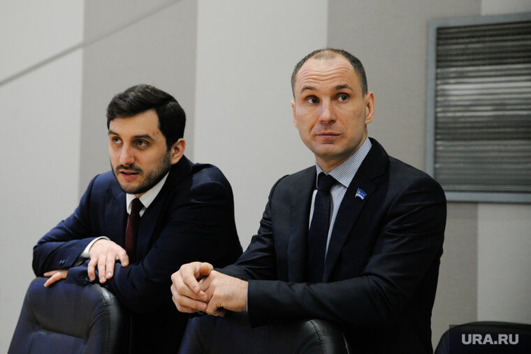    Дмитрий Елагин (справа) попал в опалу лидера реготделения ЛДПР Сысоева