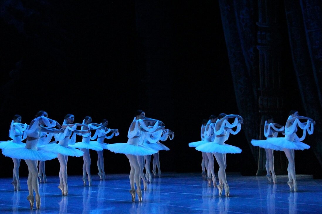 В минувшие выходные АГТОиБ представил премьеру балета «Баядерка» Людвига Минкуса в сценической версии главного балетмейстера театра, народного артиста РФ Юрия Клевцова.