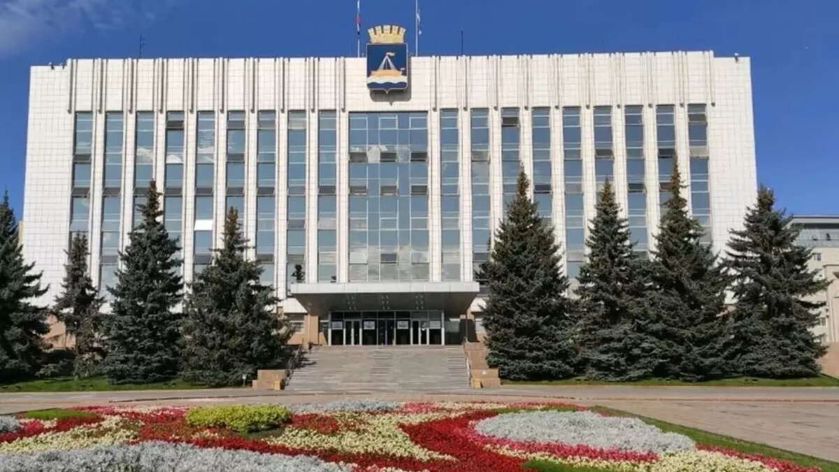     В тюменском отделении партии ЛДПР сменится руководитель. Должность координатора городского отделения партии покидает Дмитрий Елагин. По словам источников, причиной ухода стал конфликт с главой регионального отделения фракции Владимиром Сысоевым.