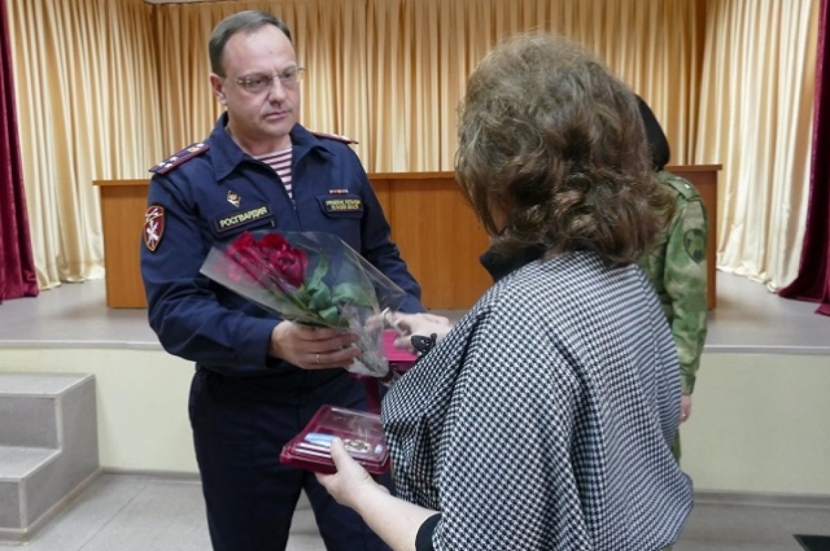    Родственникам погибшего на СВО росгвардейца передали «Орден Мужества»