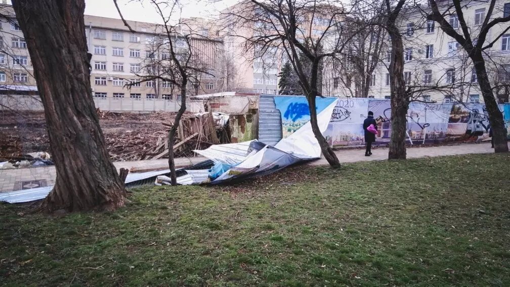     В Татарстане предупредили о сильном южном и юго-западном ветре, порывы которого могут достигнуть 28 м/с. Об ухудшениях погодных условий сообщили метеорологи гидрометцентра республики.