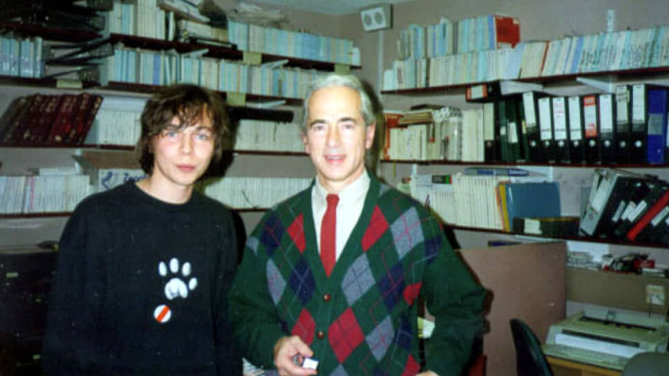    На средства Лагутенко и продюсера Леонида Бурлакова группа записала в Лондоне дебютный студийный альбом «Морская», в работе над которым принял участие звукорежиссер Крис Бэнди, сотрудничавший с Duran Duran и The Cure. В трек-лист вошли 14 песен: десять новых, включая ставшие хитами «Утекай» и «Владивосток 2000», а также четыре старых. 7 сентября 1996 года «Мумий Тролль» презентовали диск на британской радиостанции BBC в программе «Севаоборот» Севы Новгородцева (на фото справа) mumiytroll.com