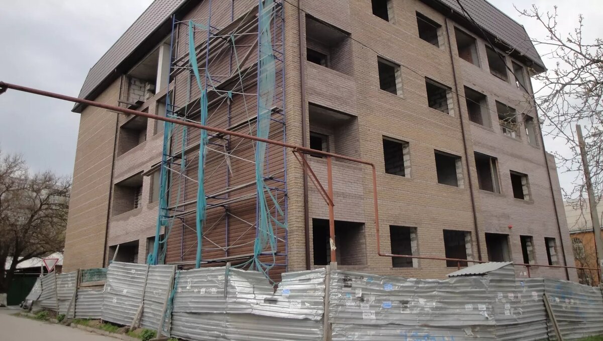     Уроженец Ростова, российский актер, кинорежиссер и продюсер Сергей Жигунов признался в беседе с корреспондентом RostovGazeta в том, что ему не очень нравится, как выглядят улицы донской столицы.