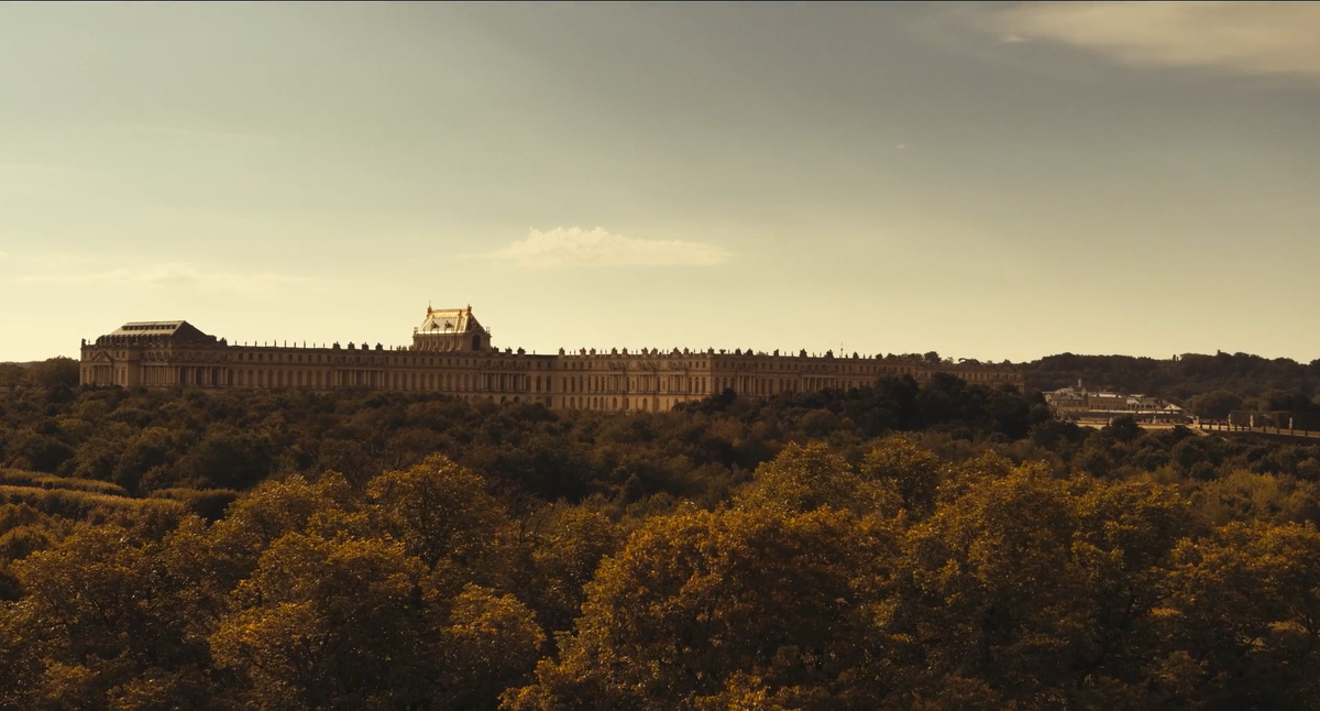 Кадры из фильма "Жанна Дюбарри", реж. Майвенн, 2023 г.