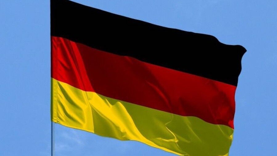     Защита евреев и еврейских учреждений остаются «наивысшим приоритетом» официального Берлина, который будет использовать все законные возможности для депортации сторонников движения ХАМАС из страны, заявила глава МВД Германии Нэнси Фезер.