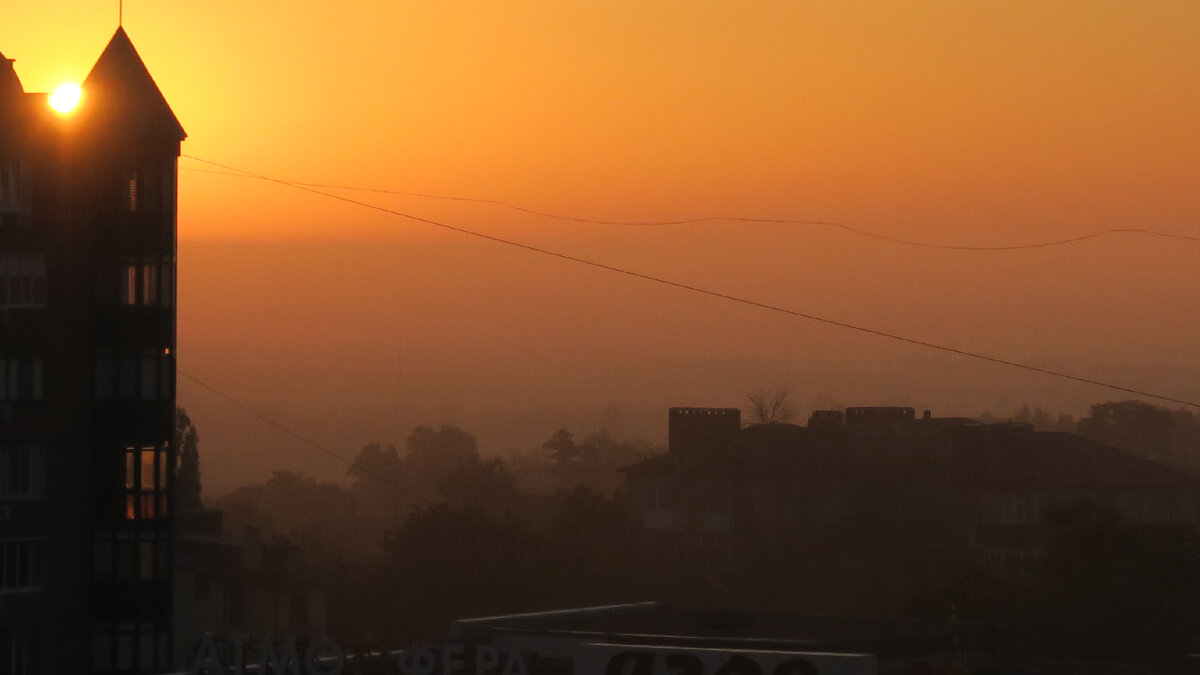 Восход Солнца над Азовом. Фото автора.
