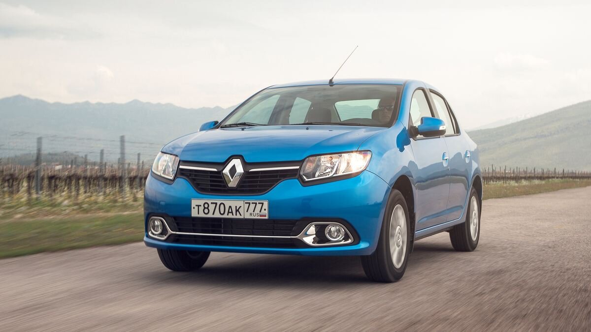 Дорестайлинговый Renault Logan