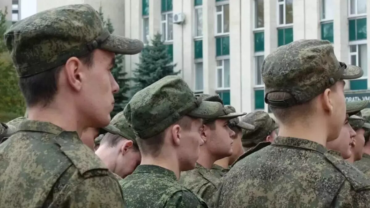     Народный фронт в Удмуртии и других регионах России просит неравнодушных граждан помочь со сбором вещей для бойцов, сражающихся под Авдеевкой. Об этом сообщается на сайте общественной организации.