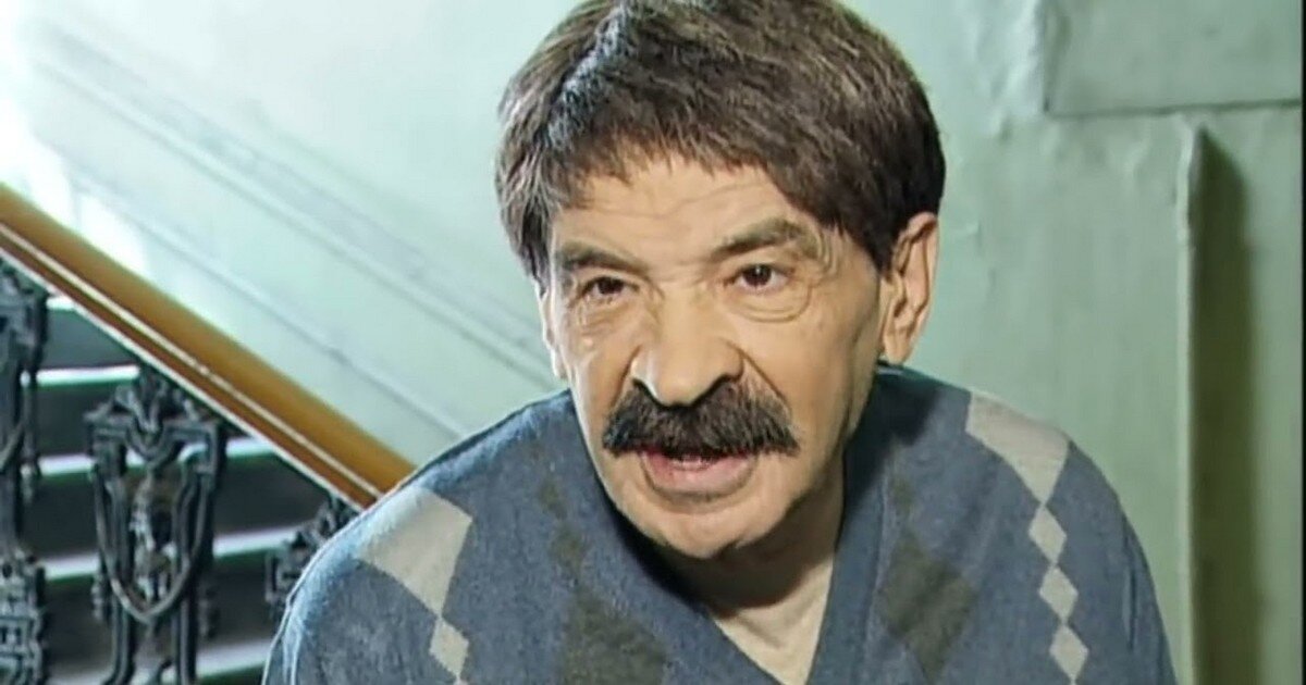 Илья Олейников, кадр из программы "Городок"