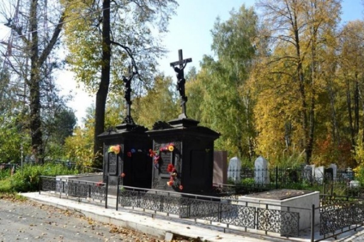    Могила декабриста С.М. Семенова (1789–1852).