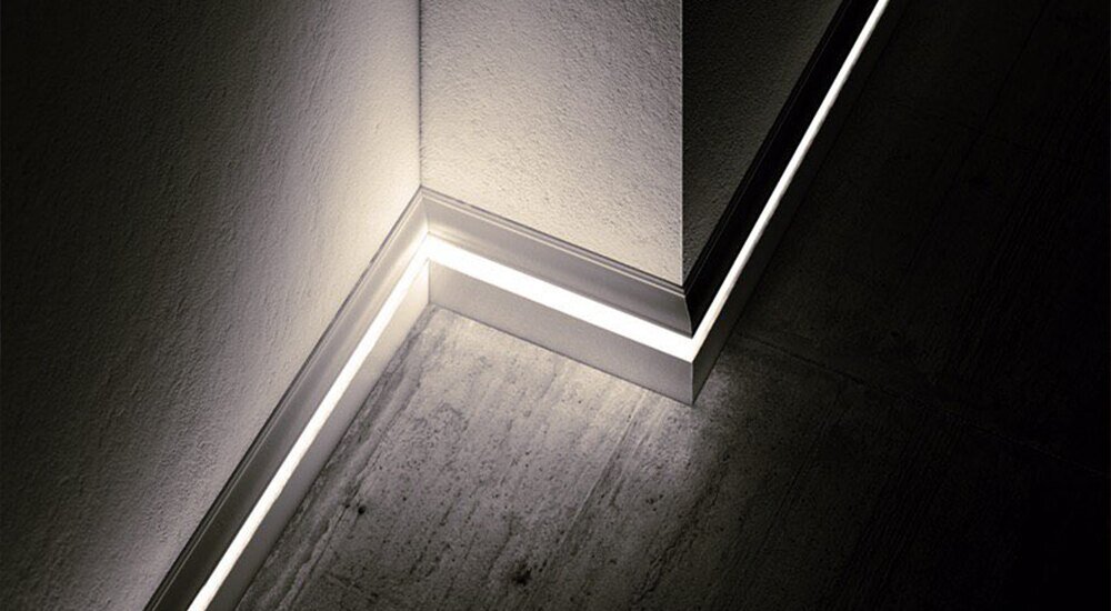 Плинтус Agis дюрополимер с подсветкой