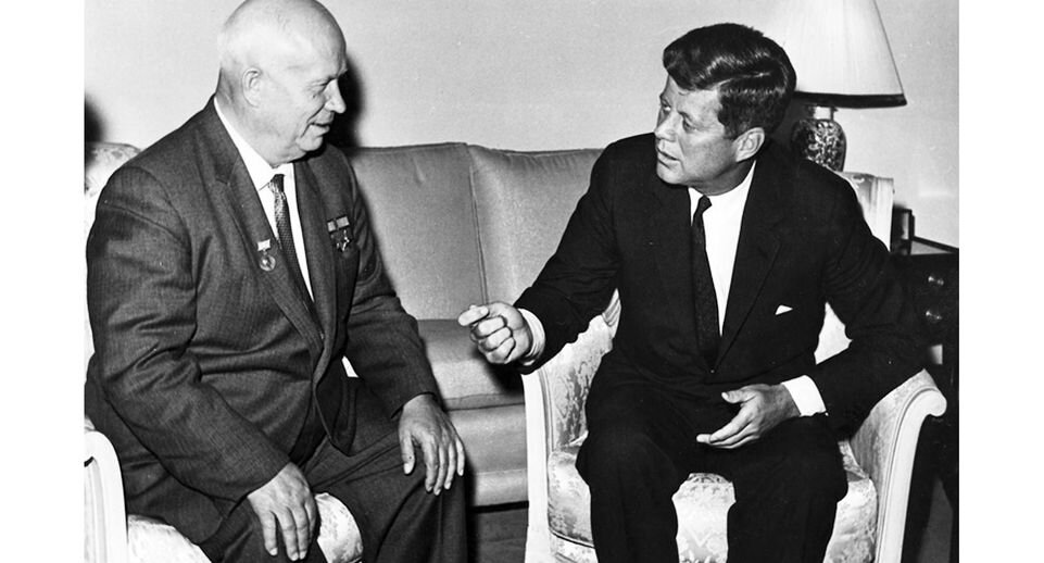 Джон Кеннеди и Никита Хрущев на встрече в Вене, 1961 год📷
