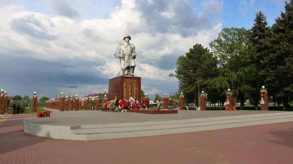 Кущевка 12. Парк 30-летия Победы Кущёвская. Парк 30 летия Победы в Кущевской. Станица Кущёвская Краснодарский край. Станица Кущевская парк Победы.