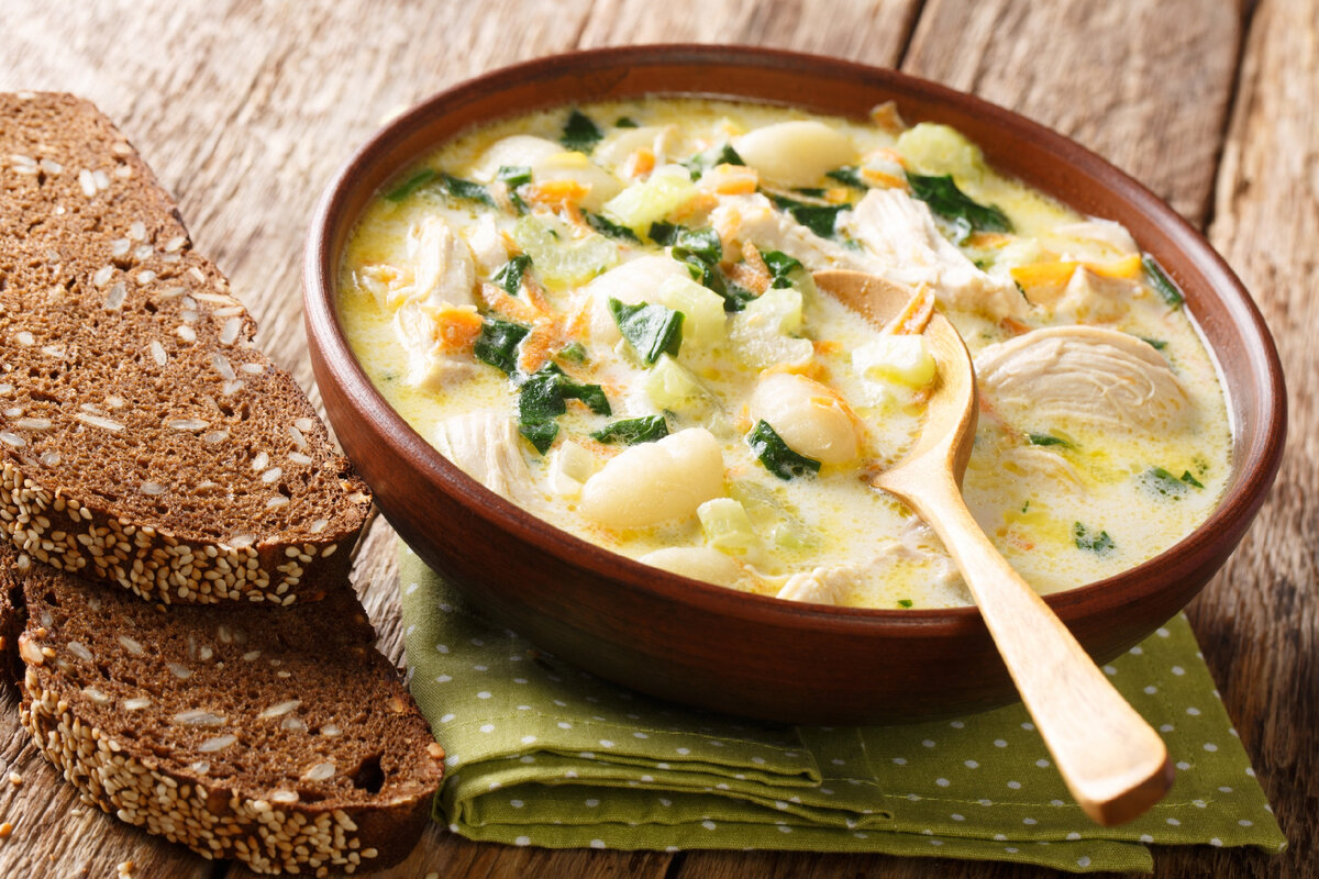 Сырный суп с шпинатом и картофельными клецками - это блюдо, которое сочетает в себе нежный сырный вкус, свежесть шпината ипитательную силу картофельных клецок.-3