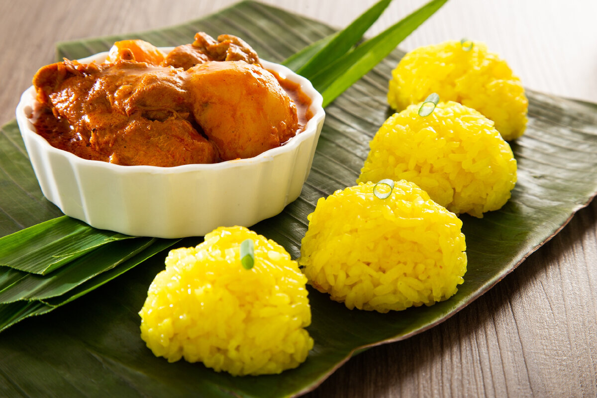 Ароматный рис с кокосовым молоком и куркумой - это удивительное блюдо, которое впечатлит вас не только своим вкусом, но и ароматом.