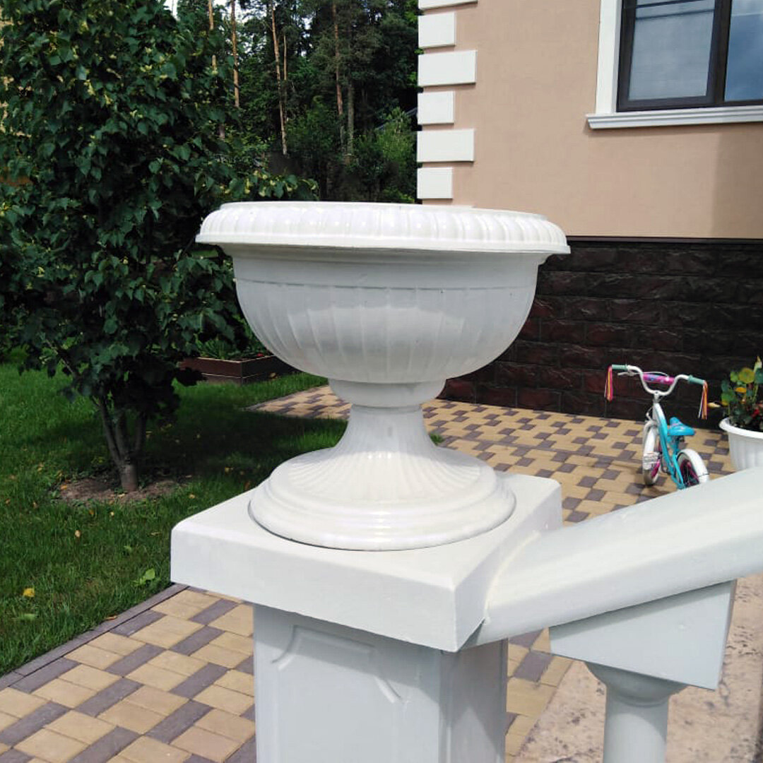 Вазон из архитектурного бетона