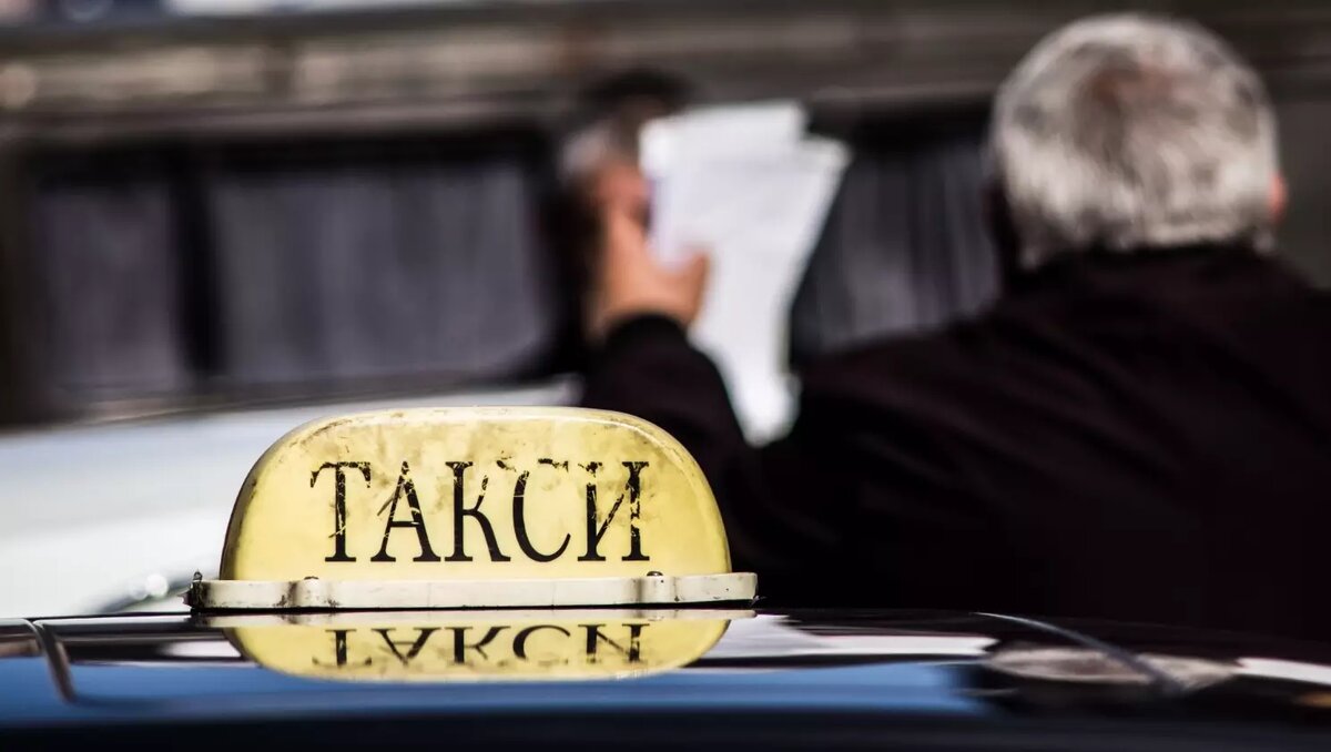     В Ростовской области следят за показателями радиации, пока местные жители устраивают скандалы в такси и нападают на салоны по продаже электроники ради брендовой техники и денег.