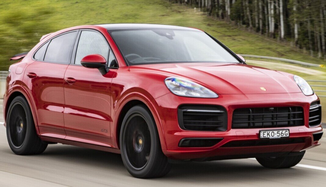 2020 Porsche Cayenne красный