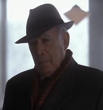 Нил Деллакроче в исполнении Энтони Куинна в фильме «Готти» (1996)