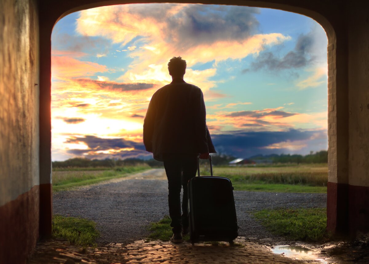 https://get.pxhere.com/photo/man-walking-cloud-sunset-sunlight-morning-evening-shadow-doorway-photograph-suitcase-image-150978.jpg