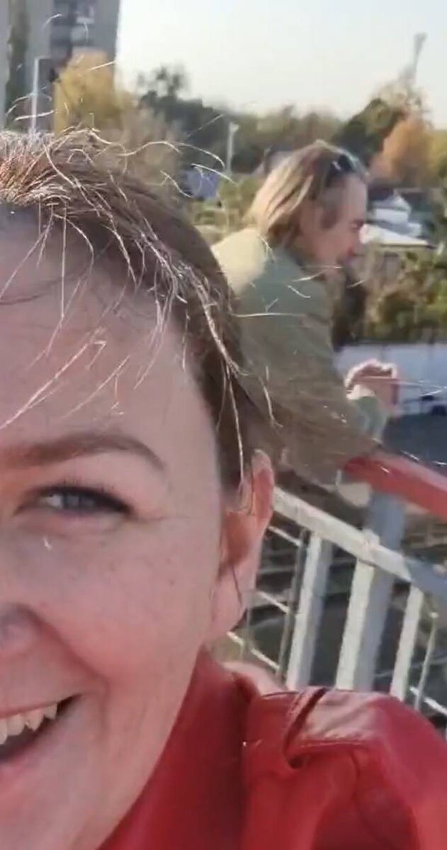 Скрин шортса, взят из открытых источников интернета. Так и с кем же Быкова была в отпуске?? 