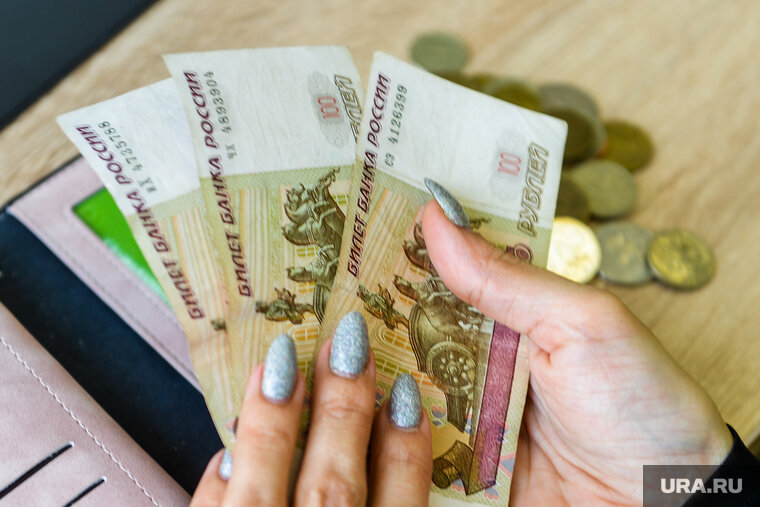    Прожиточный минимум в России составляет составляет 12 363 рубля